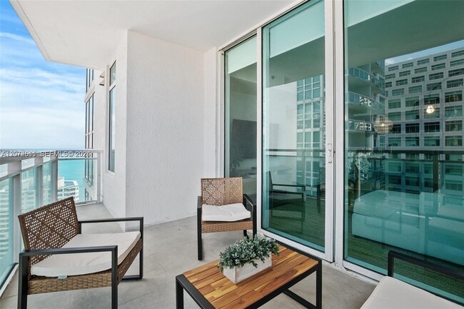 Building Photo - 951 Brickell Ave Unit 2700