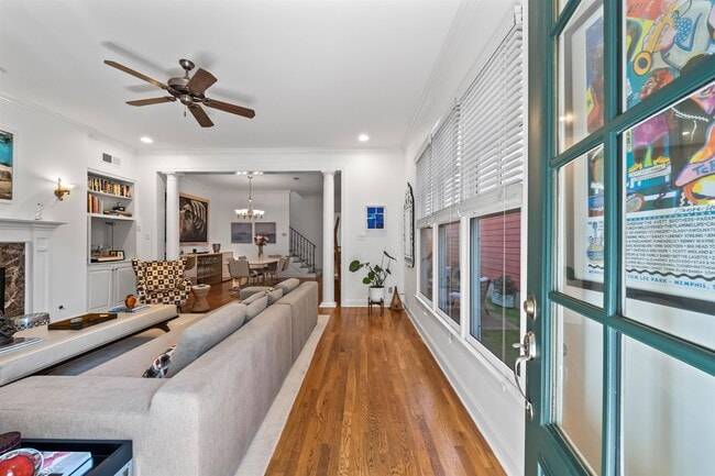 Building Photo - 556 Rienzi Dr