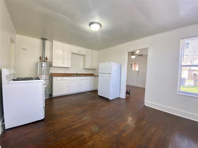 Photo - 5009 Avenue G