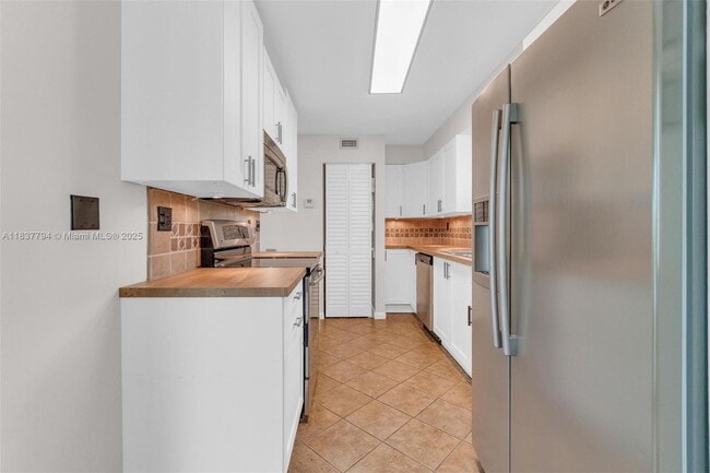 Photo - 15405 N Miami Lakeway Unit 209
