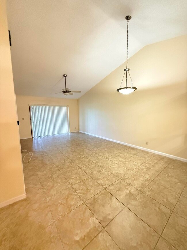 Photo - 3080 Inglewood Terrace