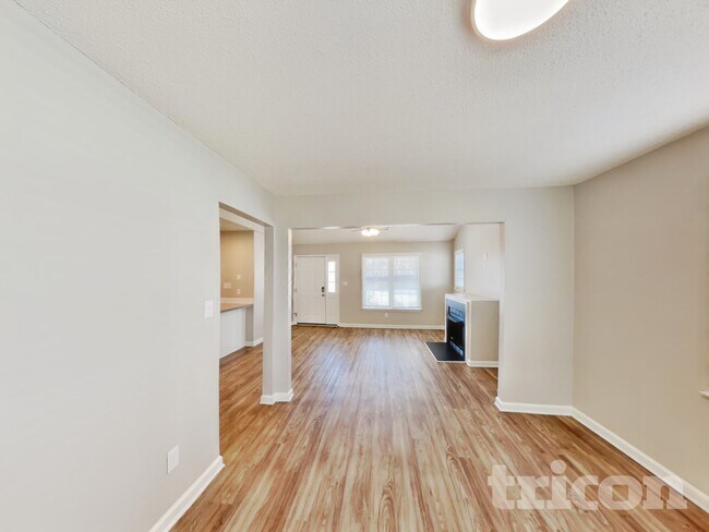 Photo - 2112 Saponi Village Ct