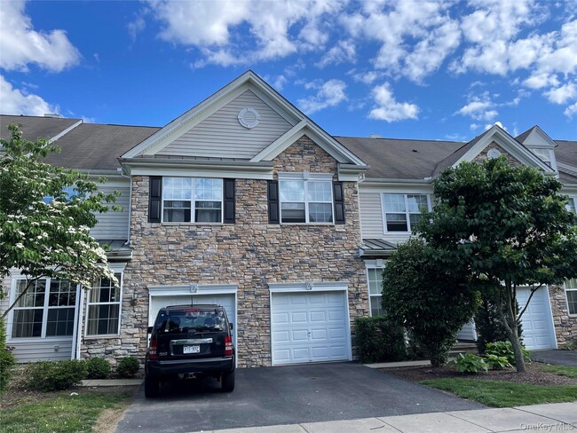 Building Photo - 122 Barr Ln