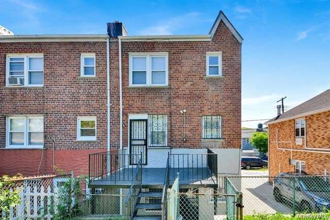 Photo - 561 Logan Ave