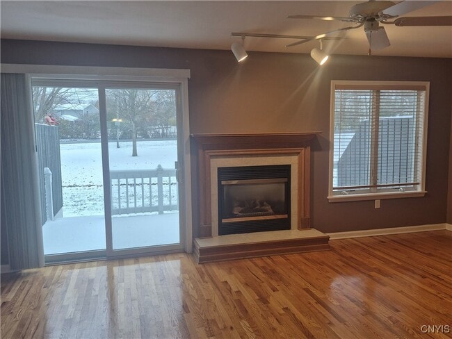 Photo - 100 Midlake Cir