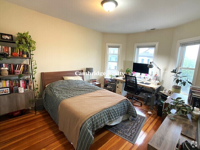 Building Photo - 17 Willard Ave Unit 2 Rental
