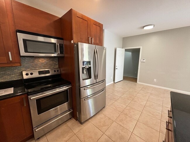 Photo - 812A 18th Ave