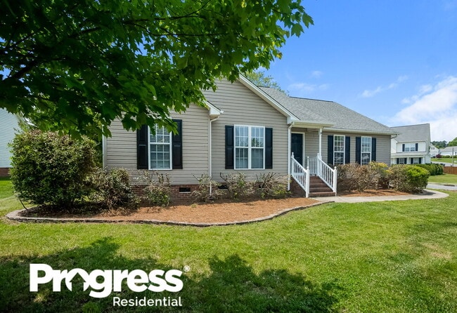 Photo - 1004 Ayrshire Ln