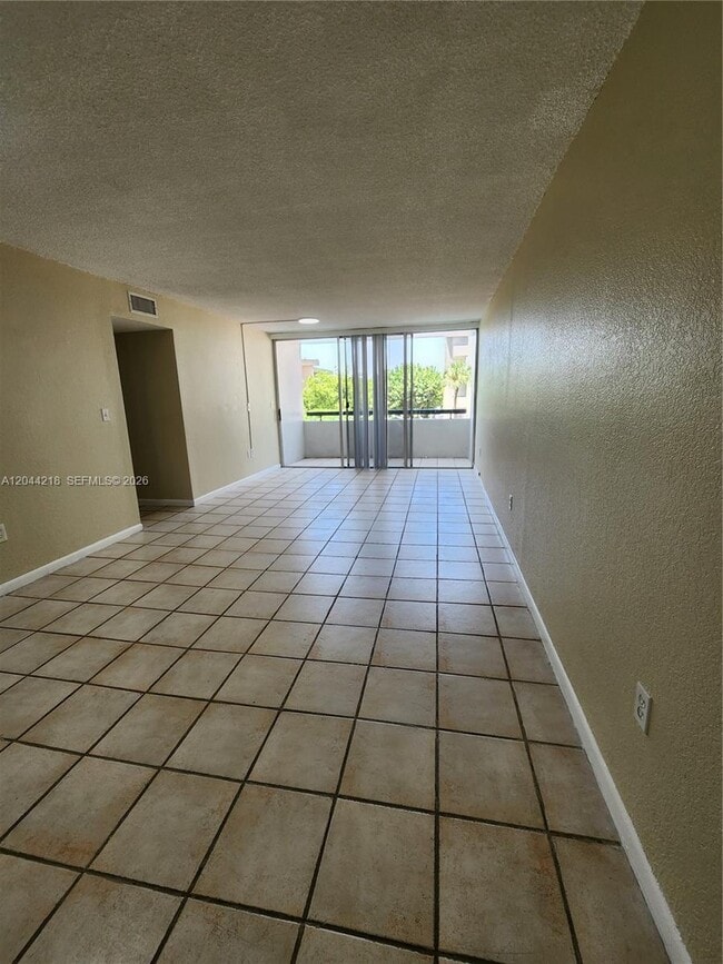 Photo - 802 NW 87th Ave Unidad 312