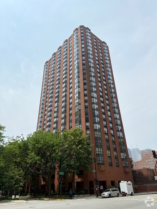 Building Photo - 899 S Plymouth Ct Unit 1202 Rental
