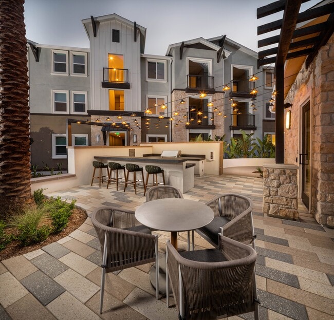 Photo - Artisan at the Village of Escaya