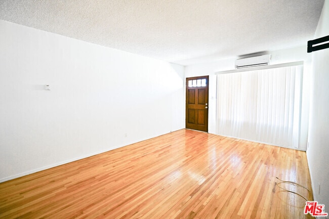 Building Photo - 1543 Euclid St Unit H Rental