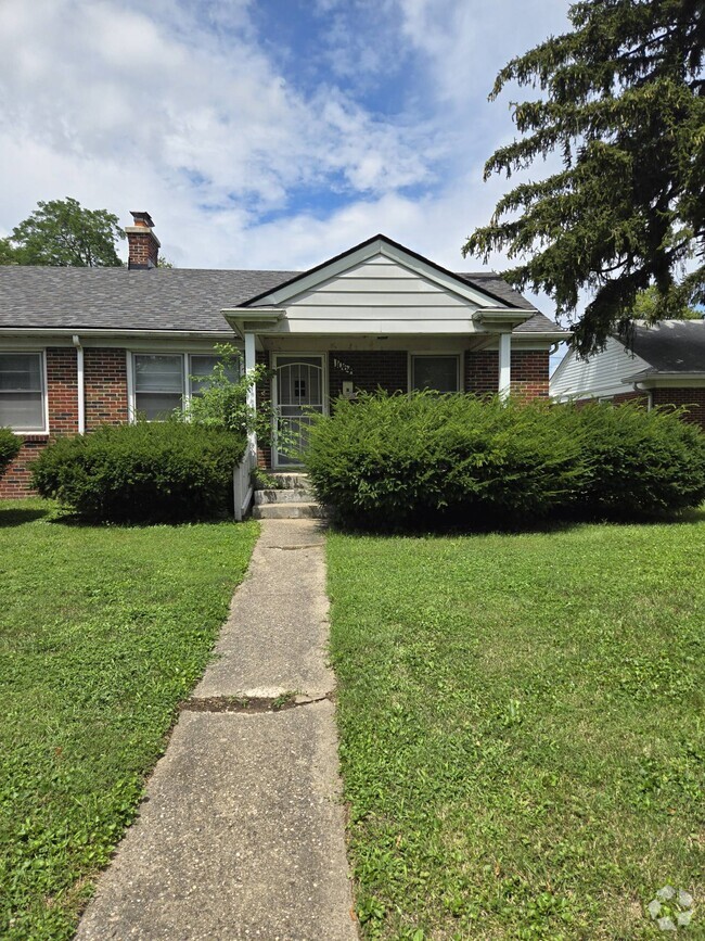 Building Photo - 1064 W 37th St Rental