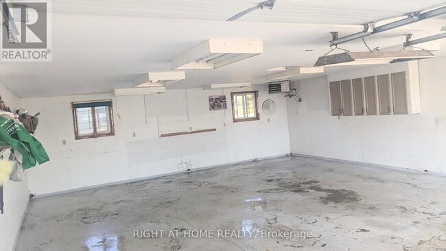 Photo - 1258 Stacey Rd