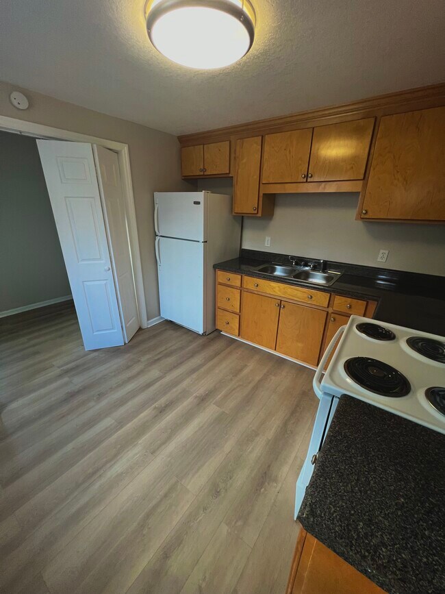 Photo - 502 Barack Obama Blvd