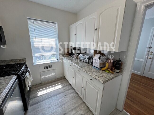 Photo - 1153 Beacon St Unit 4