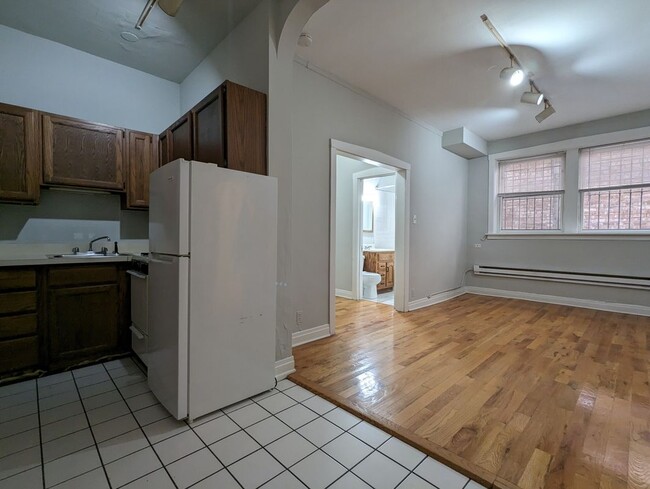Photo - 511 W Melrose St Unit 301