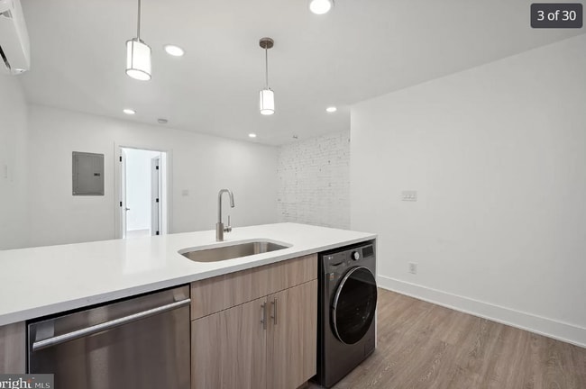 Photo - 5043 SPRUCE St Unit 5043 Spruce #3