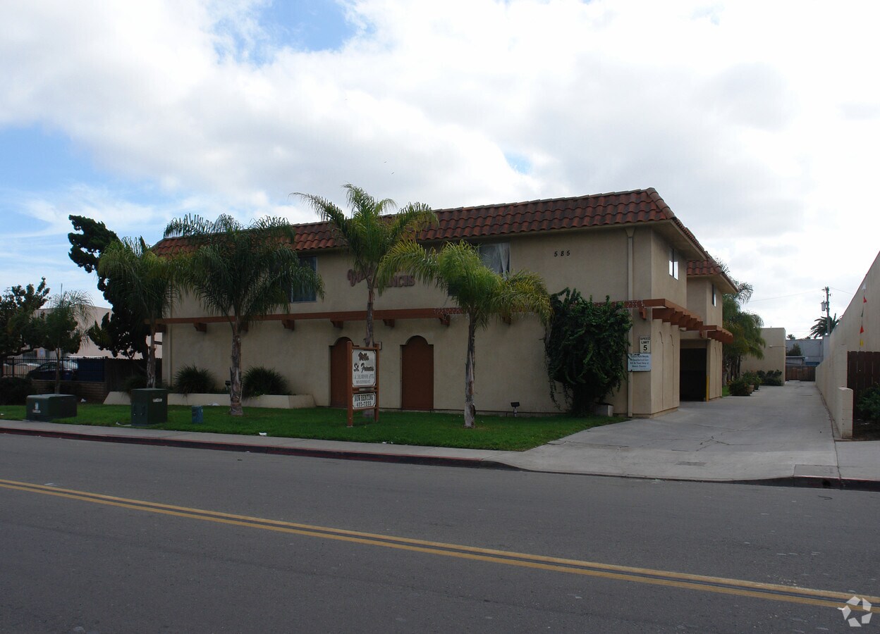 Photo - 585 Oxford St