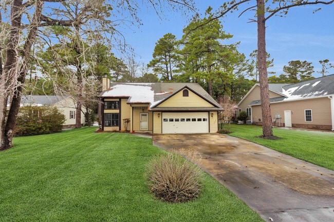 Building Photo - 1824 Caracara Dr