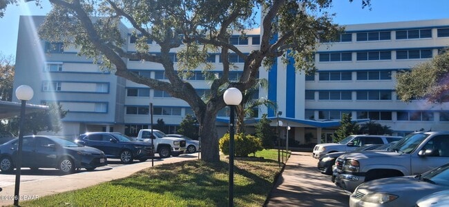 Building Photo - 1224 S Peninsula Dr Unit 408