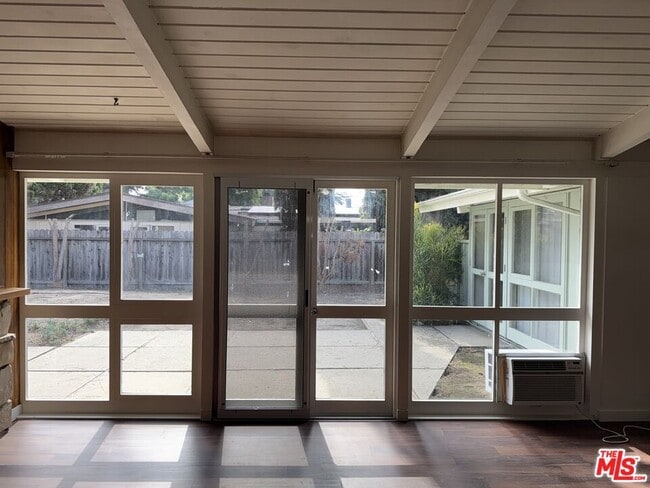 Photo - 3355 Kallin Ave