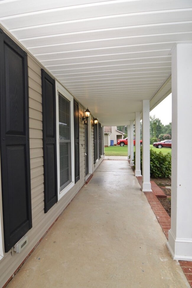 Photo - Evans 3 Bed/2 Bath w/ Garage & Huge Fenced Yard