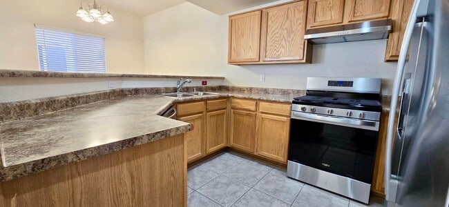 Building Photo - Beautiful 3 Bedroom, 2 Bath Condo In The NE!