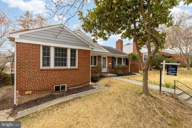 Photo - 2736 Stephenson Ln NW