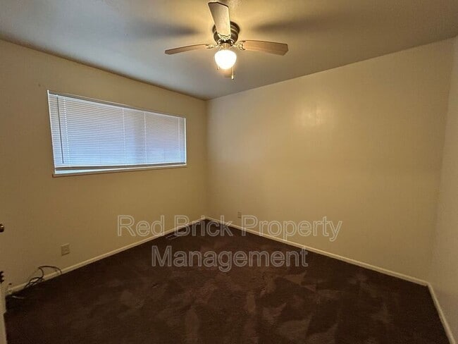 Photo - 343 W 21st St