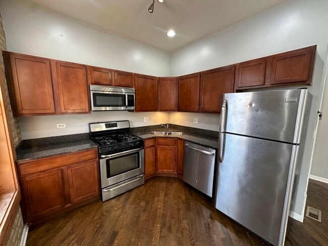 Photo - 2746 W Le Moyne St Unit 1E