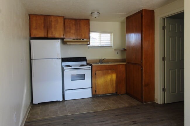 Photo - 4115 Homedale Rd