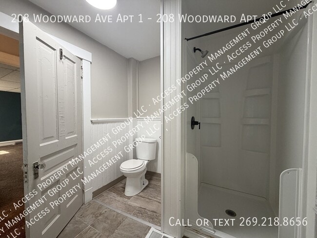 Photo - 208 Woodward Ave