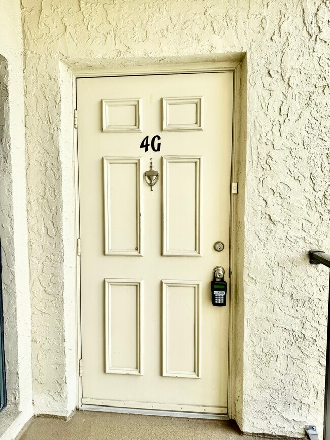 Building Photo - 2800 Cove Cay Dr Rental