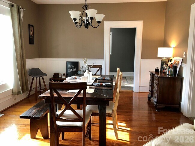 Photo - 3235 Archdale Dr