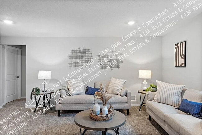 Photo - 1407 Crossing Ln