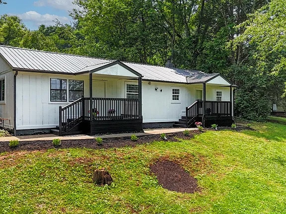 Photo - 502 Hayworth Dr