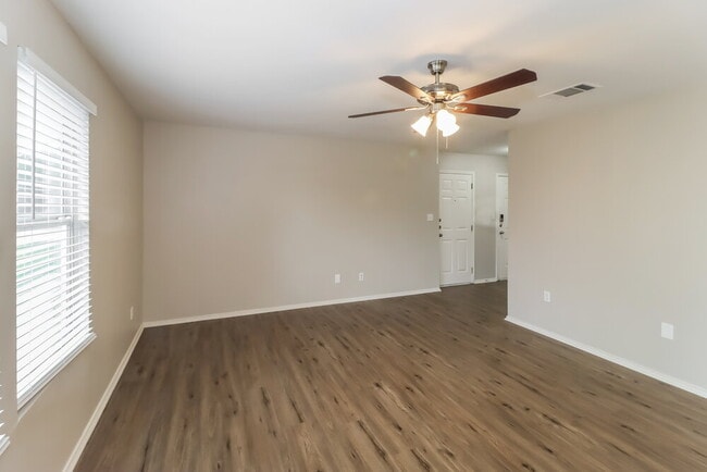 Photo - 510 Riverway Ln