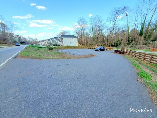 Photo - 277 Vanderbilt Rd