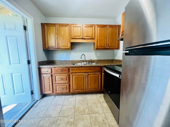 Photo - 2105 Kingswood Rd