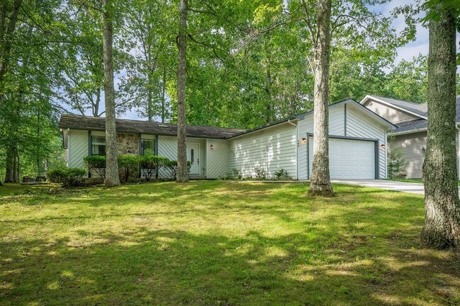 Photo - Spacious rental in desirable neighborhood ...