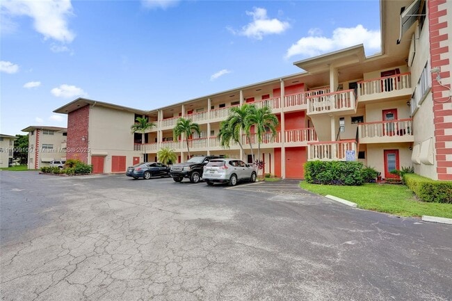 Building Photo - 4731 NW 10th Ct Unit 314