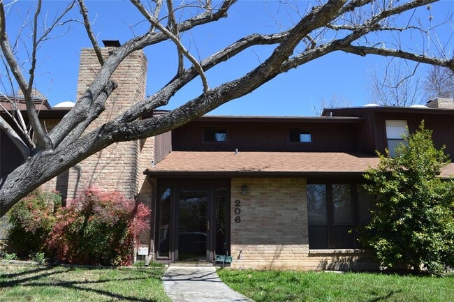 Building Photo - 206 Scott St