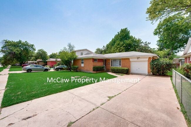 Photo - 2149 Utica Dr