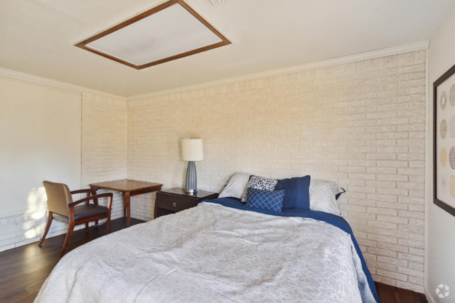 Building Photo - 11105 St Charles Ave Rental