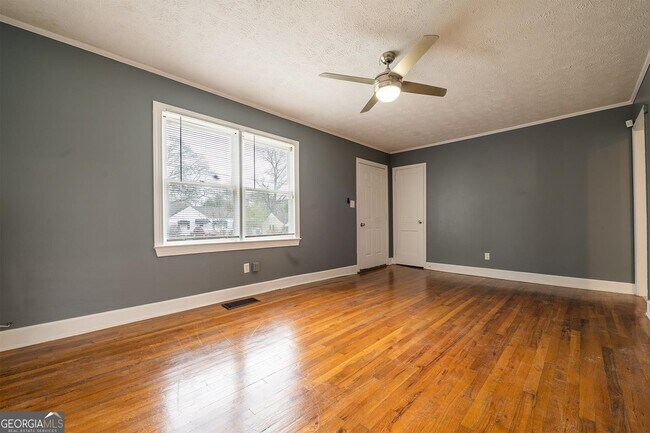 Photo - 8449 Fairview Dr