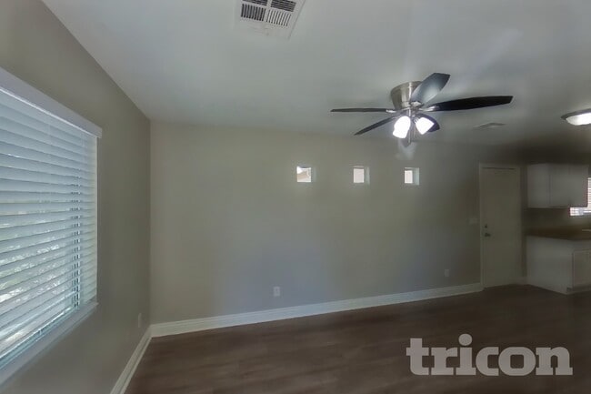 Photo - 5230 Shreve Ave