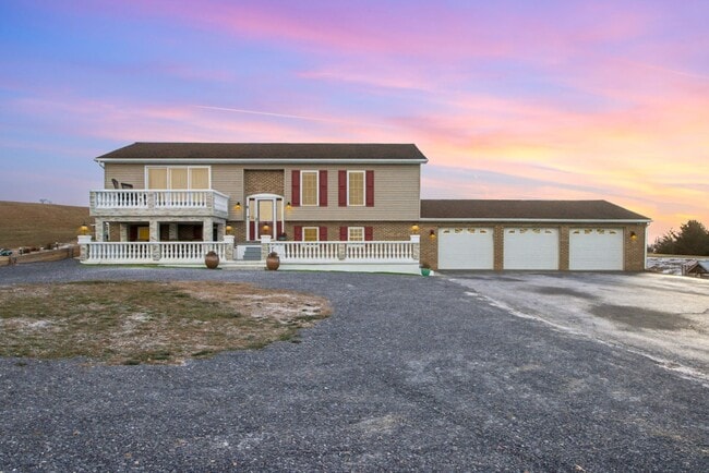 Photo - Beautiful updated Country Home