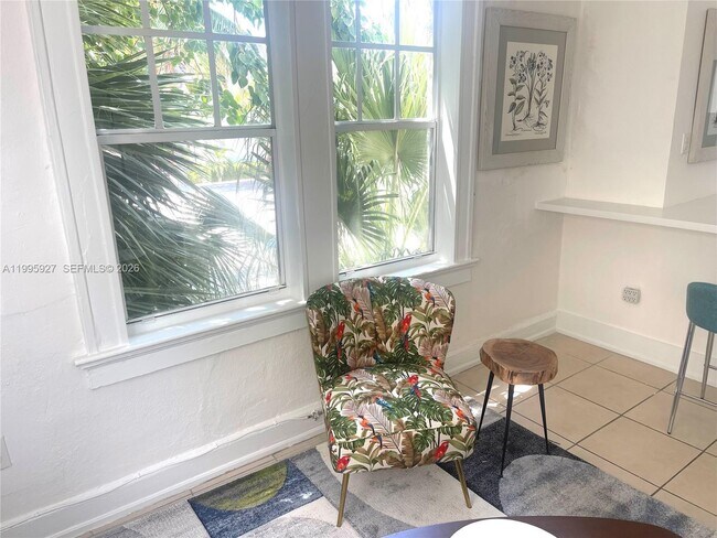 Photo - 1611 Michigan Ave Unidad 27