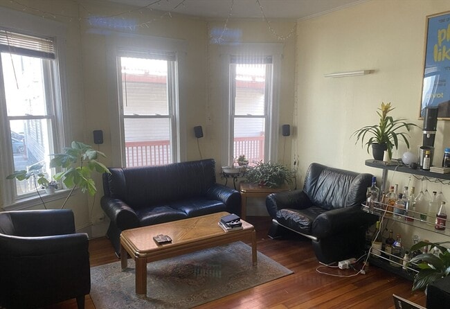 Photo - 2 Imrie Rd Unit 1